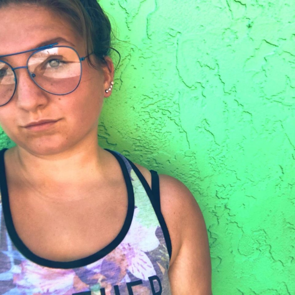 Meet your Posher, Taylah